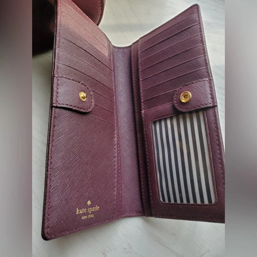 ❌ SOLD ❌ Kate Spade Byrdie Plum Cameron Street crossbody purse w matching wallet - Picture 4 of 4